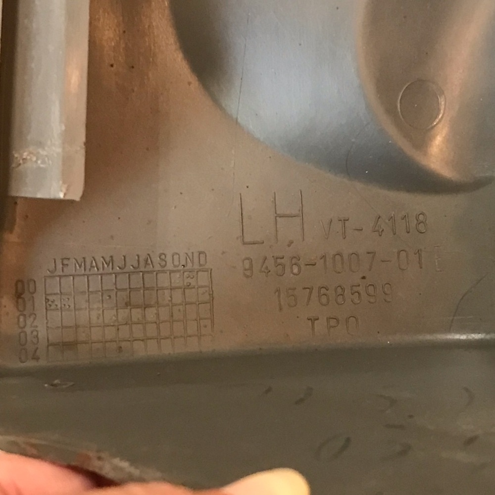 Chevy Tahoe Z71 Molding Left Driver Rear Quarter Panel Trim Fender 15768599 - Picture 12 of 16